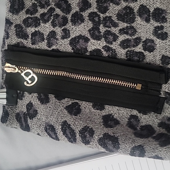 Cheetah Print Skirt - Picture 4 of 6